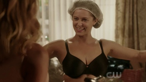 Pic: Rachel Bloom in Crazy Ex-Girlfriend