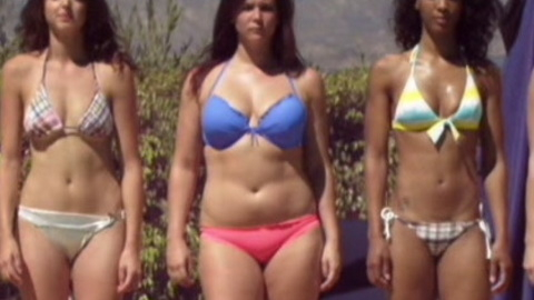 Pic: Emily Bedford in Bikini Model Academy