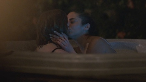 Pic: Tara Lynne Barr in Casual