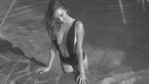 Pic: Miranda Kerr in LOVE Advent Calendar Shoot