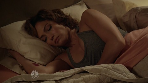 Pic: Jennifer Lopez in Shades of Blue