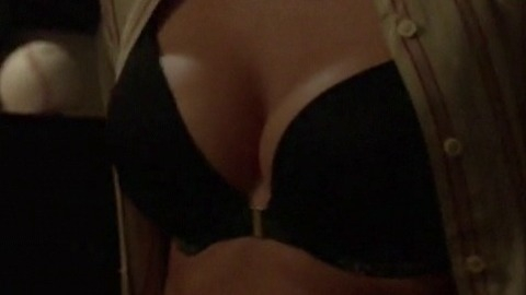 Pic: Jennifer Lopez in Shades of Blue