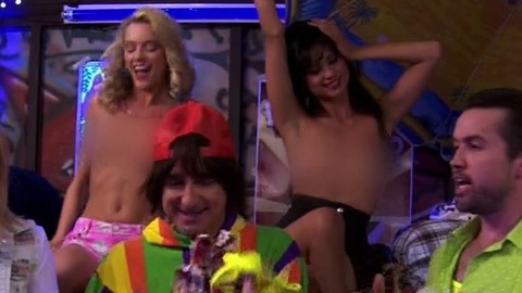 Pic: Elle Evans in It's Always Sunny in Philadelphia