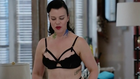 Pic: Debi Mazar in Younger (2015-2021)