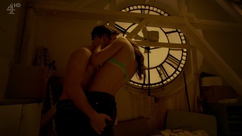 Pic: Phoebe Waller-Bridge in Crashing (2016)