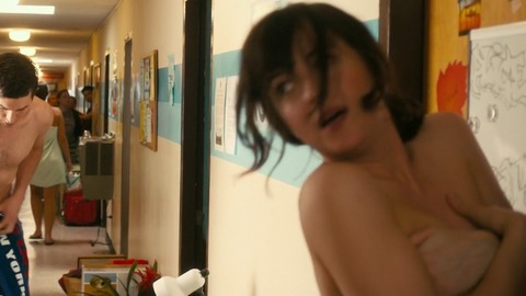 Pic: Dakota Johnson in How to Be Single