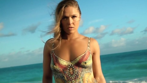 Pic: Ronda Rousey in Sports Illustrated Swimsuit 2016 Revealed (2016)