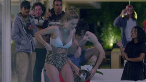 Pic: Binki Shapiro in Love