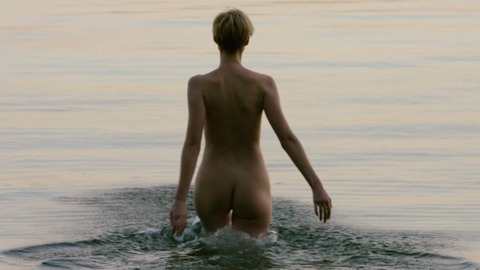 Pic: Elizabeth Debicki in The Night Manager