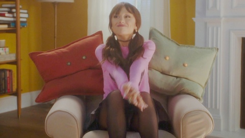 Pic: Ariana Grande in Saturday Night Live