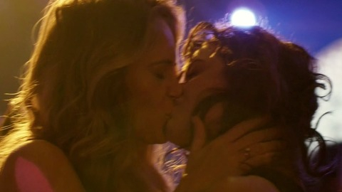 Pic: Rachel Blanchard in You Me Her