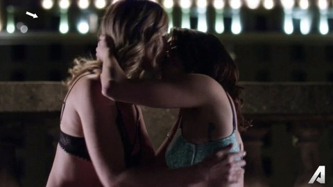 Pic: Rachel Blanchard in You Me Her