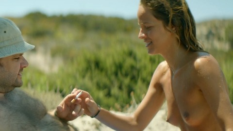 Pic: Elli Tringou in Suntan