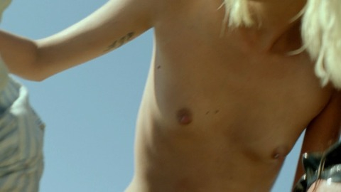 Pic: Milou Van Groesen in Suntan
