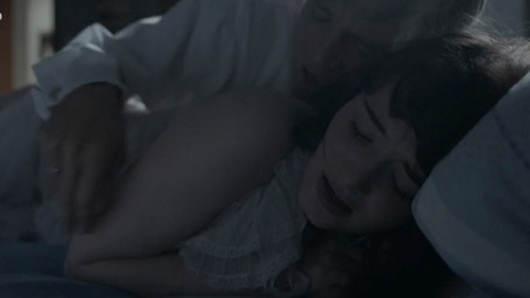 Pic: Maria Ehrich in Ku'damm 56