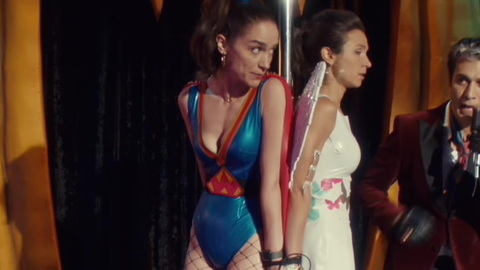 Pic: Melanie Scrofano in Wynonna Earp