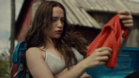 Pic: Melanie Scrofano in Wynonna Earp