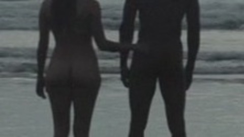 Pic: Adriana Ugarte in Palm Trees in the Snow