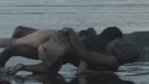 Pic: Adriana Ugarte in Palm Trees in the Snow