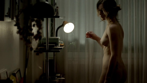 Pic: Juliana Schalch in O Negócio