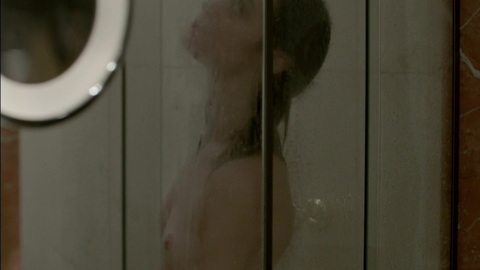 Pic: Juliana Schalch in O Negócio