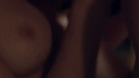 Pic: Juliana Schalch in O Negócio