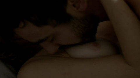 Pic: Juliana Schalch in O Negócio