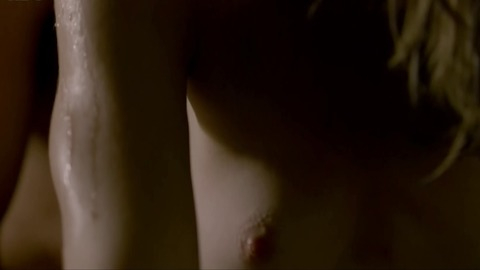 Pic: Juliana Schalch in O Negócio