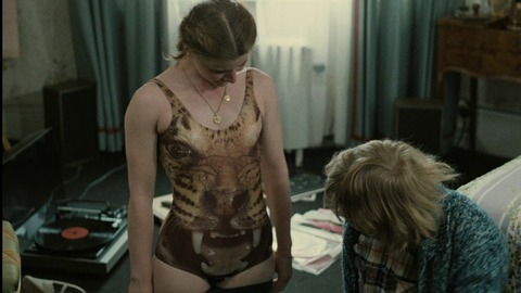 Pic: Frédérique Cerbonnet in Graduate First (1978)