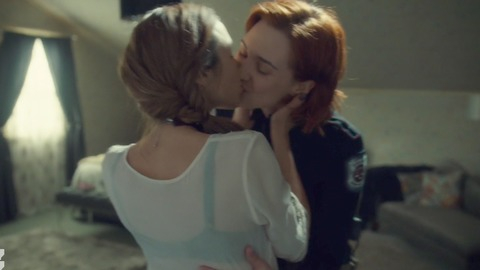 Pic: Katherine Barrell in Wynonna Earp