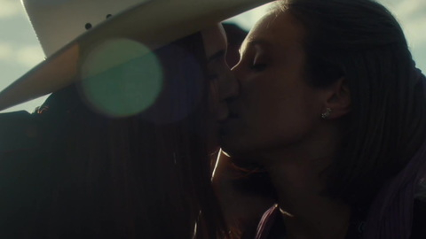 Pic: Katherine Barrell in Wynonna Earp