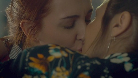Pic: Katherine Barrell in Wynonna Earp