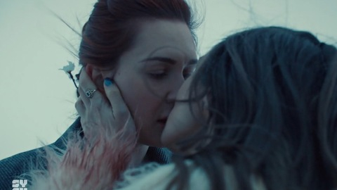 Pic: Katherine Barrell in Wynonna Earp