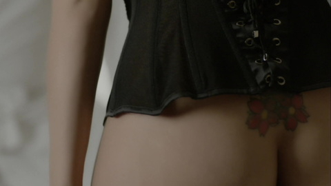 Pic: Rafaela Mandelli in O Negócio