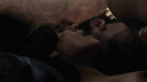 Pic: Rafaela Mandelli in O Negócio