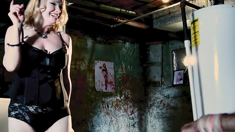 Pic: Lynn Lowry in Model Hunger