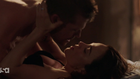 Pic: Alice Braga in Queen of the South (2016-2019)