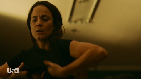 Pic: Alice Braga in Queen of the South