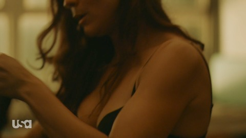 Pic: Alice Braga in Queen of the South