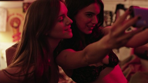 Pic: Dylan Gelula in Casual