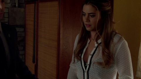 Pic: Lorenza Izzo in Feed the Beast (2016)