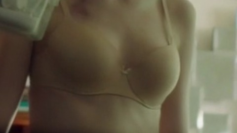 Pic: Elizabeth Debicki in The Kettering Incident (2016)