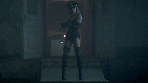 Pic: Amanda Schull in 12 Monkeys