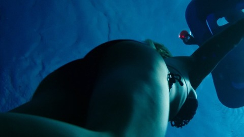 Pic: Claire Holt in 47 Meters Down