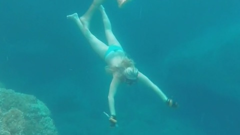 Pic: Lindsey Vonn in Running Wild with Bear Grylls