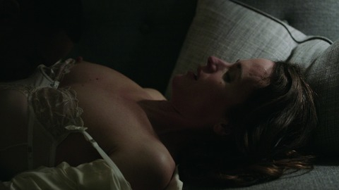 Pic: Elizabeth Reaser in Easy