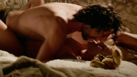 Pic: Heléne Yorke in Graves