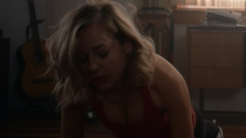 Pic: MacKenzie Porter in Travelers