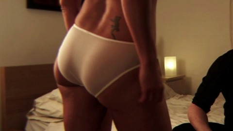 Pic: Elizabeth Knight in Blood + Roses