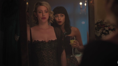 Pic: Lili Reinhart in Riverdale